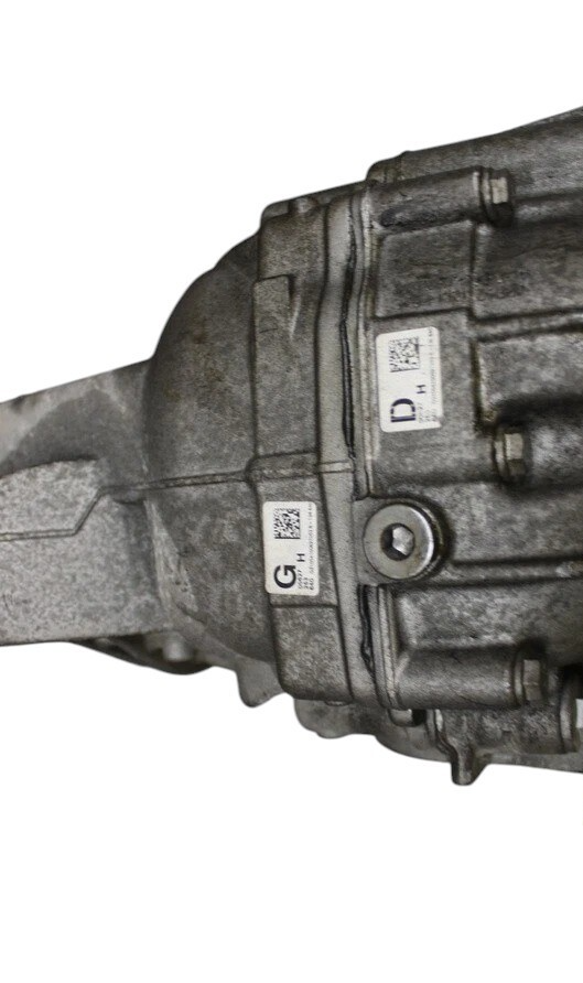 Load image into Gallery viewer, 11-16 Volkswagen VW Touareg Rear Axle Diff Differential Carrier Assembly OEM
