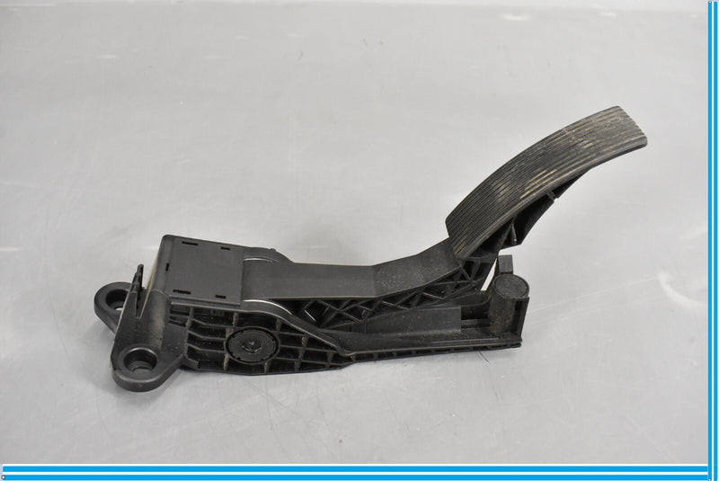Load image into Gallery viewer, 07-12 Mercedes GL450 GL550 X164 Gas Throttle Pedal Accelerator Oem
