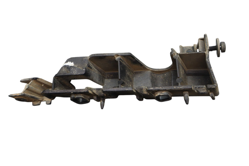 Load image into Gallery viewer, 12-18 Audi A6 A6 Quattro Front Left Side Bumper Retainer Guide Bracket Oem
