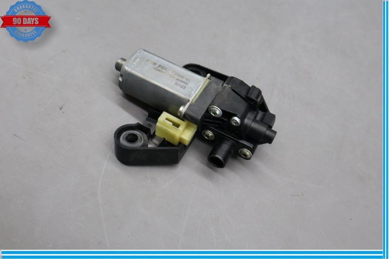 Load image into Gallery viewer, 09-12 BMW 740i 750i Rear Left Driver Door Window Sun Shade Blind Motor Oem
