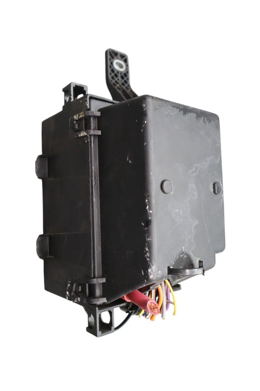 17-20 Jaguar XE X260 Rear Fuse Relay Box Junction Block GX7314A076DA Oem