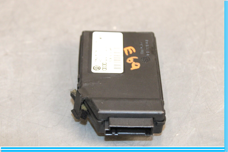 Load image into Gallery viewer, 09-17 Volkswagen CC Magnetic Field Probe Sensor / Compass Module Oem
