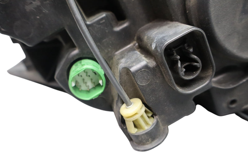 Load image into Gallery viewer, 14-17 Maserati Quattroporte Left Side Headlight Lamp HID Xenon 670006569 Oem
