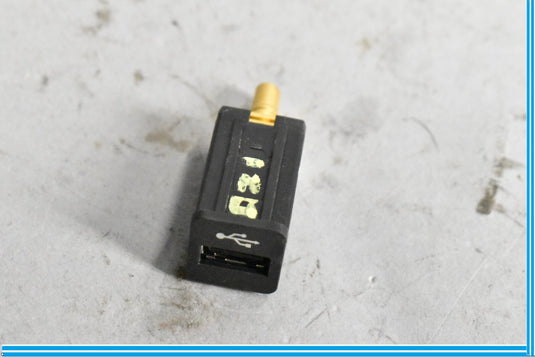09-15 BMW 750i 750Li F01 F02 USB Socket Input Receiver 9167196 Oem