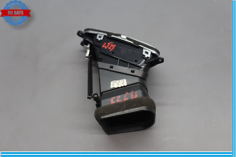 Load image into Gallery viewer, 11-13 Hyundai Equus SIG Right Passenger Side Dash Air Vent Trim Grille Oem
