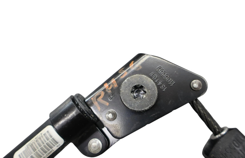 Load image into Gallery viewer, 15-20 Hyundai Genesis Front Right Passenger Side Seat Belt Seatbelt Buckle Oem
