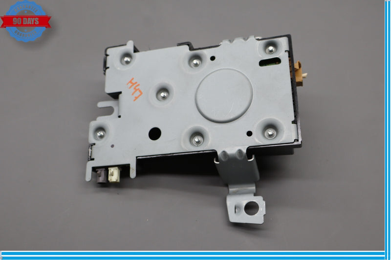 Load image into Gallery viewer, 08-13 Audi A3 A3 Quattro Left Lower Radio Antenna Booster AMP Amplifier Oem
