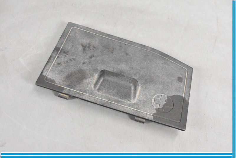 Load image into Gallery viewer, 09-16 Audi A4 Battery Jumper Access Cover 8K1819424 Oem
