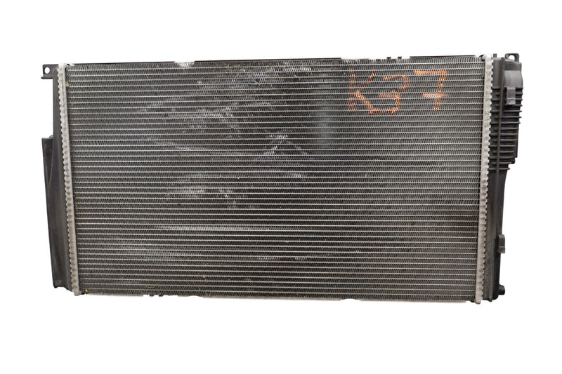 Load image into Gallery viewer, 14-21 BMW i3 i3s I01 REX Front Engine Water Cooling Radiator 17117600520 Oem
