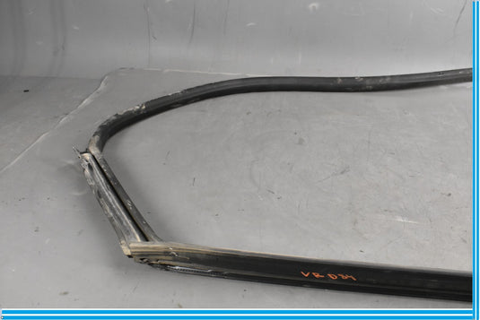 14-21 Maserati Quattroporte Front Right Passenger Door Opening Weather Strip Oem