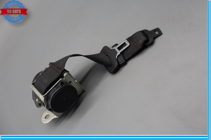 Load image into Gallery viewer, 14-17 Maserati Ghibli Rear Center  Seat Belt Retractor 6700174400 Oem
