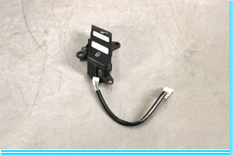 Load image into Gallery viewer, 07-14 Mercedes W221 S550 CL550 Front Left Driver Door Lock Switch 2218213051 Oem
