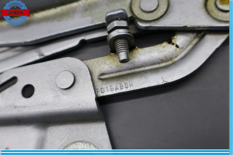 Load image into Gallery viewer, 06-13 Mercedes GL450 ML500 Front Right Side Hood Bonnet Hinge Bracket Oem
