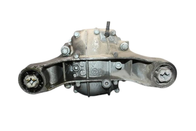 Load image into Gallery viewer, 11-16 Volkswagen VW Touareg Rear Axle Diff Differential Carrier Assembly OEM
