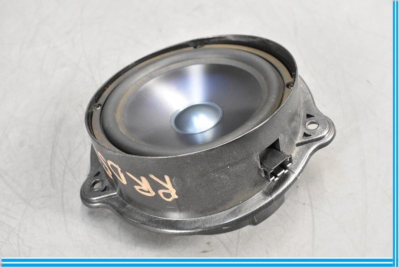 Load image into Gallery viewer, 06-11 Mercedes CLS550 CLS500 W219 Rear Right Passenger Door Speakers Sound Oem
