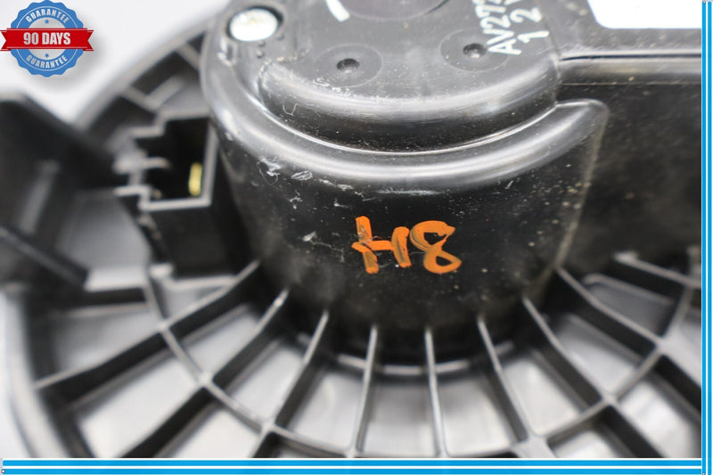 Load image into Gallery viewer, 09-15 Jaguar X250 XF Heater And AC Blower Motor AV272700-5391 Oem
