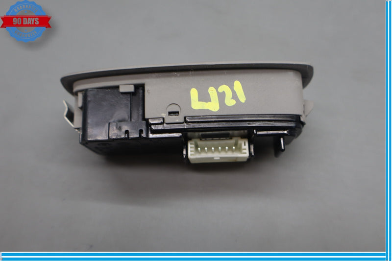 Load image into Gallery viewer, 15-20 Hyundai Genesis G80 Left Driver Side Reading Dome Map Light Trim Oem
