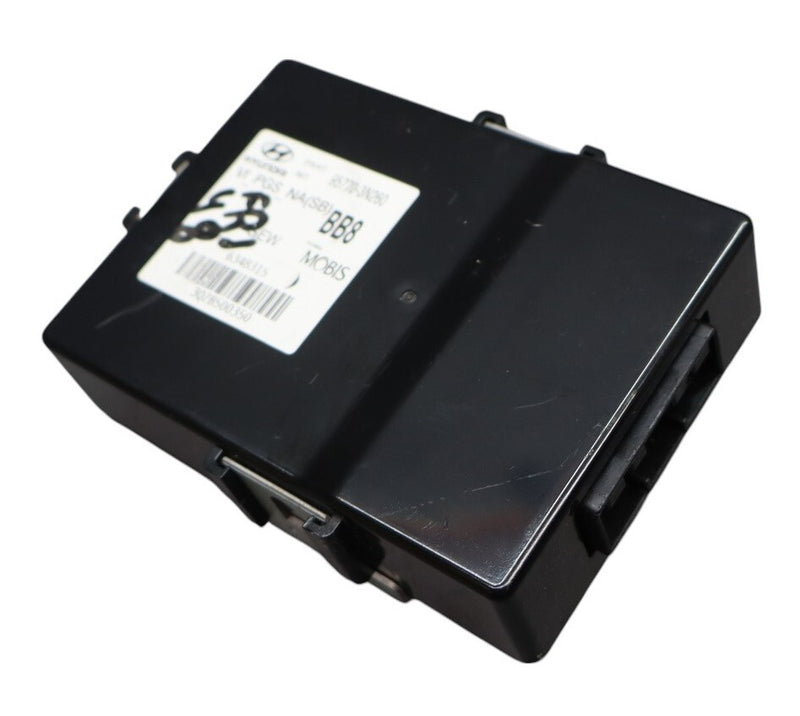 Load image into Gallery viewer, 11-13 Hyundai Equus Rear Camera Park Assist Blind Spot Control Module Oem
