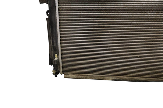 15-18 Hyundai Genesis G80 Front Engine Cooling Radiator Assembly 25310B1140 Oem