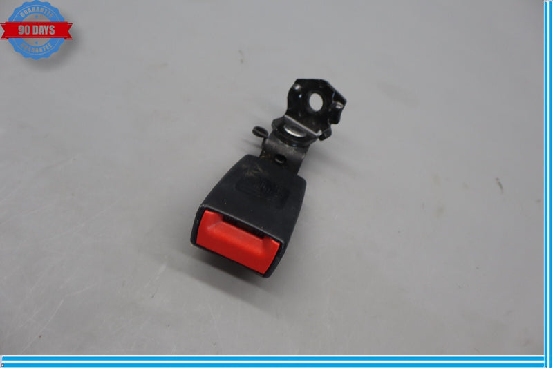 Load image into Gallery viewer, 12-18 Audi A7 A7 Quattro Rear Right Side Seatbelt Buckle Receiver 4G8857739 Oem
