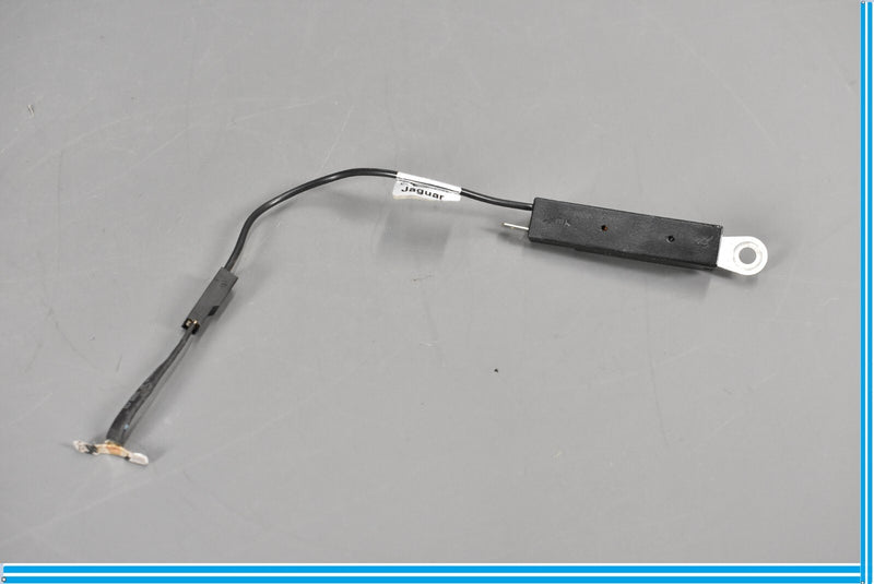 Load image into Gallery viewer, 18-20 Jaguar E-Pace Rear Right Side Antenna Amplifier Isolator Module Oem

