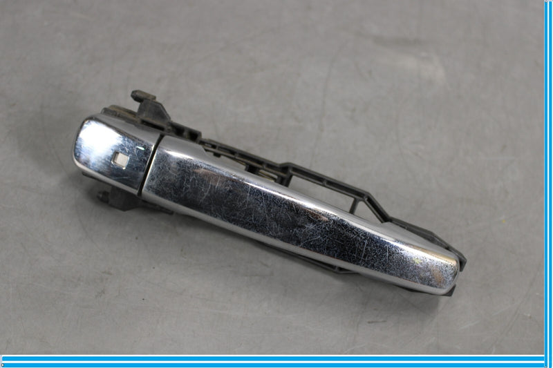 Load image into Gallery viewer, 01-04 Mercedes R170 SLK230 Front Right Passenger Side Exterior Door Handle Oem

