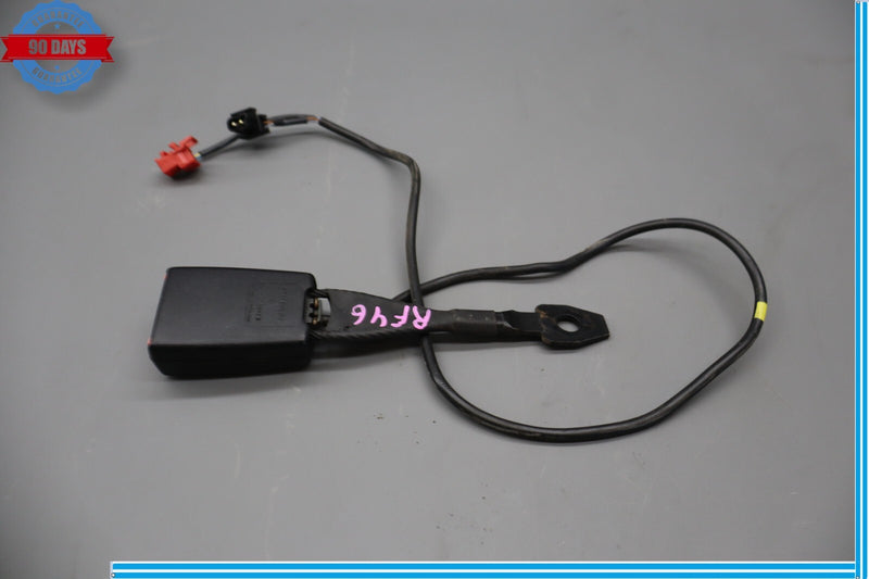 Load image into Gallery viewer, 98-03 Mercedes W210 E430 E320 Front Right Side Seat Belt Seatbelt Buckle Oem
