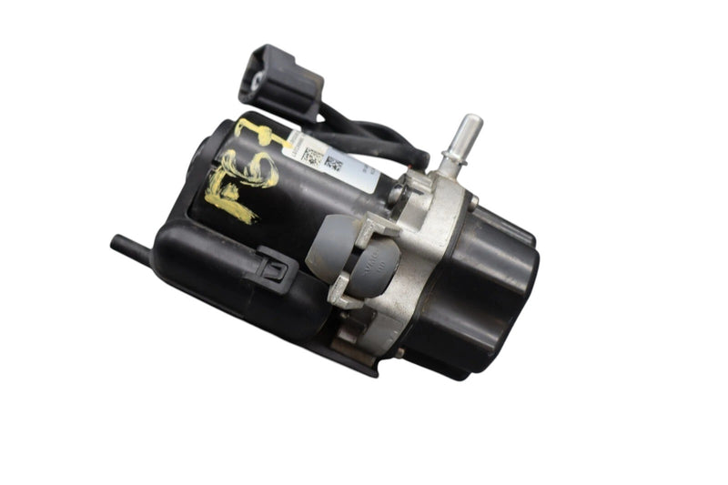 Load image into Gallery viewer, 18-21 Buick Enclave Avenir 3.6L Power Brake Booster Vaccum Pump 84491774 Oem

