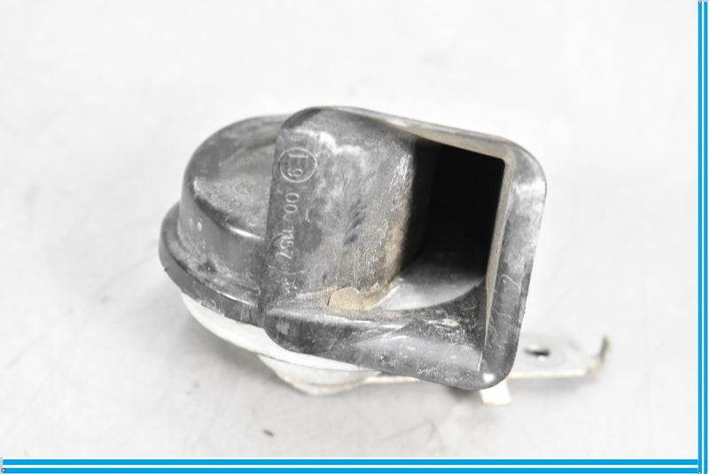 Load image into Gallery viewer, 06-11 Mercedes CLS550 CLS500 W219 High &amp; Low Tone Horn Alarm Signal Oem
