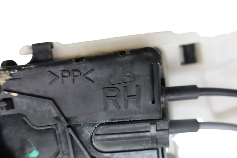 Load image into Gallery viewer, 15-20 Hyundai Genesis G80 Front Right Side Door Lock Latch Actuator Motor Oem
