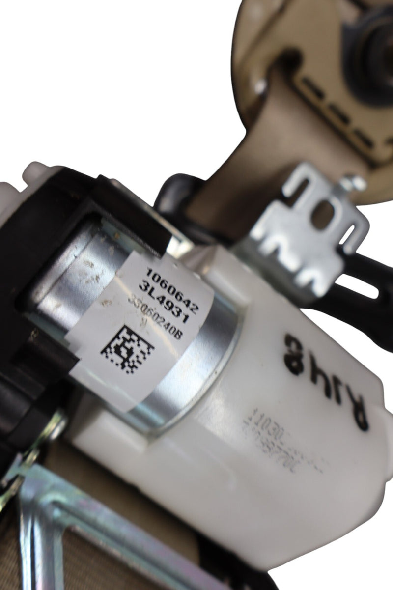 Load image into Gallery viewer, 11-13 Hyundai  Equus SIG Front Right Passenger Side Seat Belt Retractor Oem
