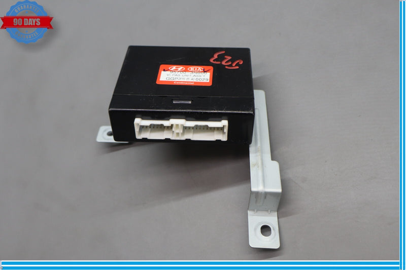 Load image into Gallery viewer, 11-13 Hyundai Equus Rear Parking Assist Control Module Unit 95700-3N000 Oem
