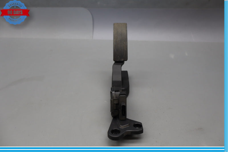 Load image into Gallery viewer, 12-19 Mercedes W166 ML350 GL450 GL550 Gas Throttle Pedal Accelerator Oem
