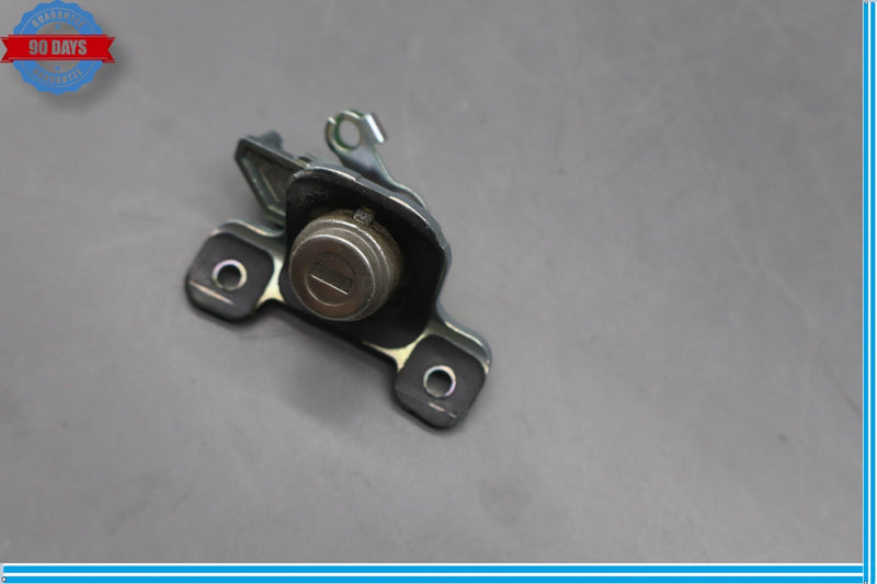 Load image into Gallery viewer, 2017 Genesis G80 Engine Key Start Switch Insert Oem

