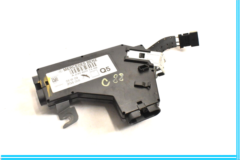Load image into Gallery viewer, 03-06 MERCEDES SL500 SL600 R230 FRONT RIGHT SIDE ANTENNA AMP AMPLIFIER MODULE
