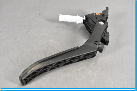 11-18 Volkswagen VW Touareg Front Lower Gas Acceleration Pedal Oem