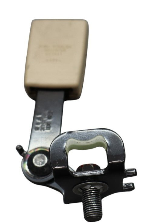 Load image into Gallery viewer, 11-16 Hyundai Equus Rear Left Driver Side Seatbelt Seat Belt Buckle Latch Oem
