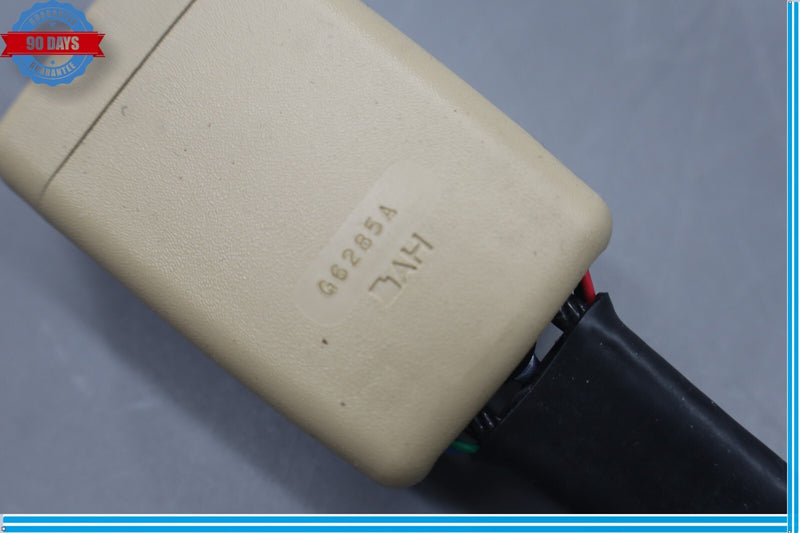 Load image into Gallery viewer, 15-18 Hyundai Genesis Rear Right Passenger Side Seat Belt Seatbelt Buckle Oem
