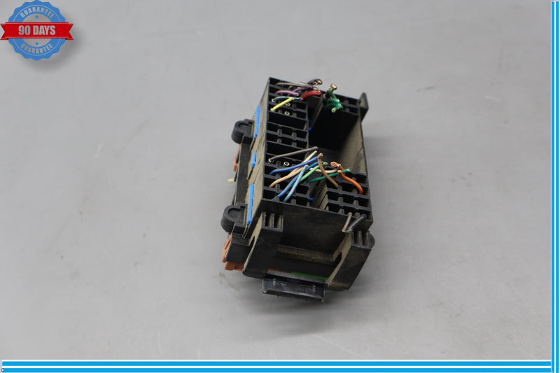 Load image into Gallery viewer, 05-07 Hummer H2 Dashboard Fuse Box Relay Oem
