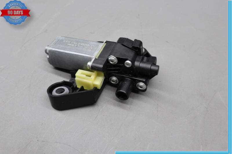 Load image into Gallery viewer, 09-15 BMW 740i 750Li xDrive Rear Right Side Door Sun Blind Shade Motor Oem
