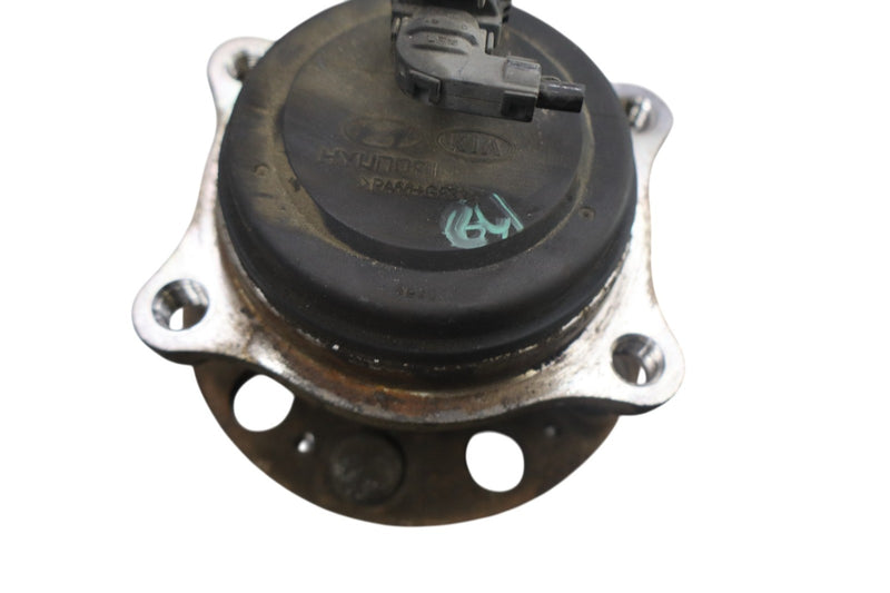 Load image into Gallery viewer, 15-20 Hyundai Genesis G80 Front Right Side Wheel Hub Bearing Assembly Oem
