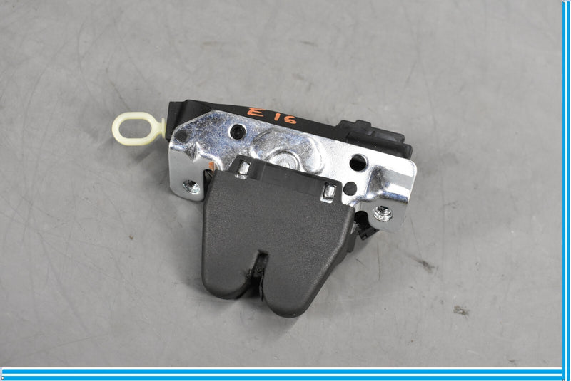 Load image into Gallery viewer, 14-18 Mercedes W117 CLA250 Rear Trunk Lid Lock Latch Actuator Mechanism Oem
