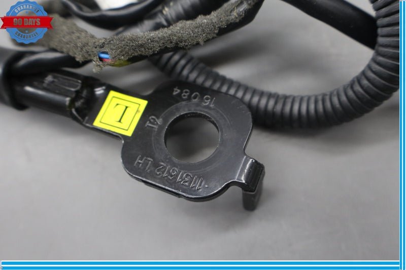 Load image into Gallery viewer, 15-18 Hyundai Genesis Rear Left Driver Side Seat Belt Seatbelt Buckle Oem
