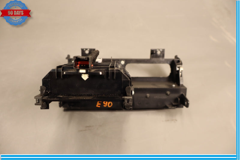 Load image into Gallery viewer, 14-19 Maserati Ghibli Dash AUX USB Phone Storage Box Compartment Oem

