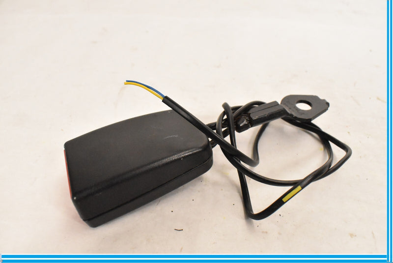 Load image into Gallery viewer, 08-15 MERCEDES C230 C250 C300 C350 C63 W204 LEFT DRIVER SEATBELT RECEIVER BLACK
