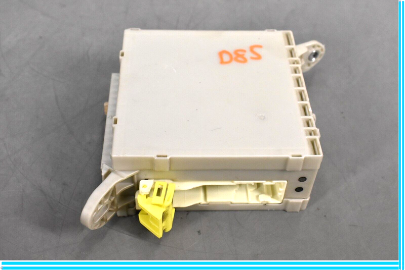 Load image into Gallery viewer, 07-09 Lexus LS460 XF40 Front Left Driver Side Junction Fuse Box 82672-50120 Oem

