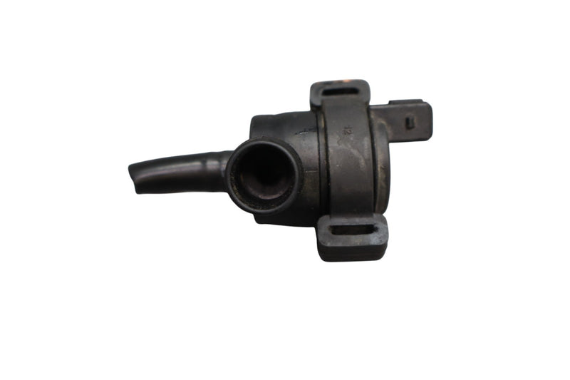 Load image into Gallery viewer, 09-15 BMW F01 750i 750Li Front Engine Fuel Tank Vent Valve 7619297 Oem
