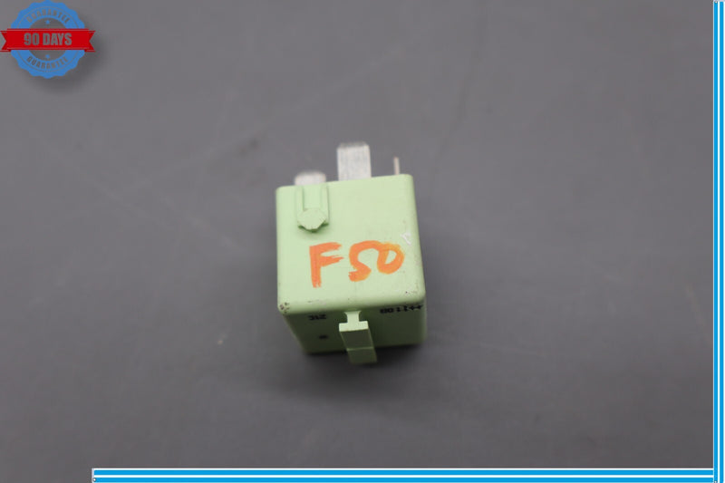 Load image into Gallery viewer, 09-15 BMW 740i 750Li Xdrive Relay Control Module Unit 8373700 Oem
