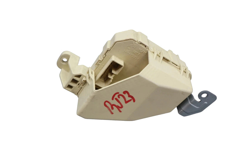 Load image into Gallery viewer, 11-13 Hyundai Equus SIG Right Side Dash Interior Relay Fuse Box Junction Oem
