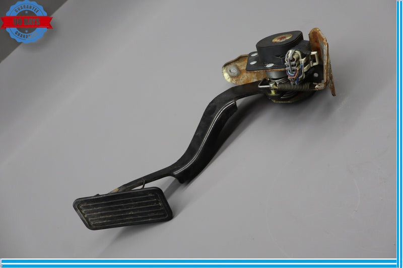 Load image into Gallery viewer, 2003 HUMMER H2 Engine Gas Pedal Throttle Accelerator Sensor 15767491 Oem
